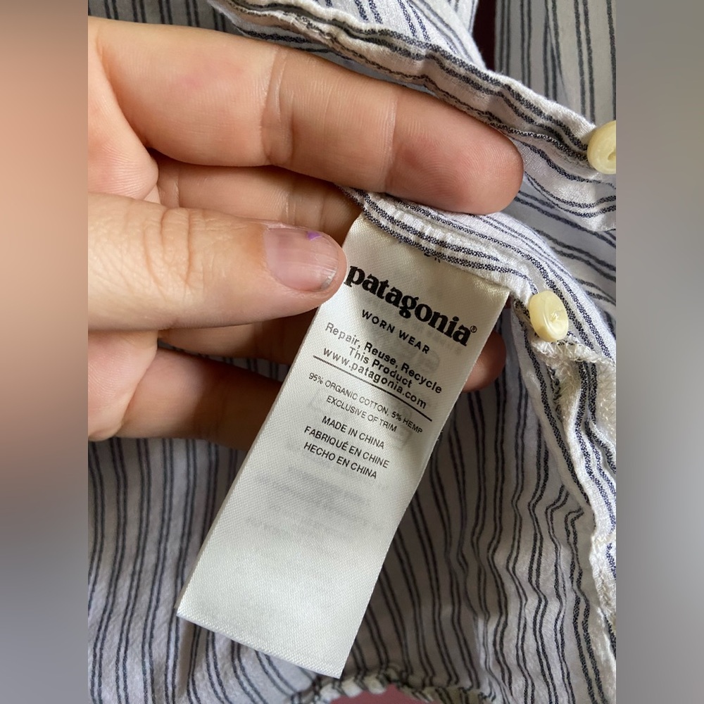 Patagonia Women's Blue and White Striped Button-Down Shirt - Picture 6 of 10